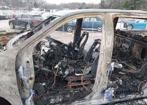 2021 Chevrolet Silverado 1500 4Wd Short Bed Rst z USA, uszkodzony, nr VIN 3GCUYEED3MG253723